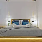 Arch 4 Luxury Living